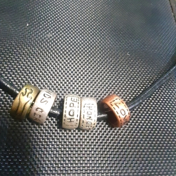 Premier Designs, Circle of Friends - Picture 3 of 5